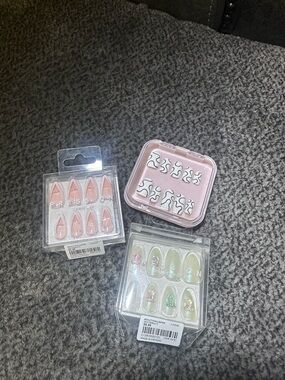 Amazon Women Makeup Press-On Nails - Pink, White, Green